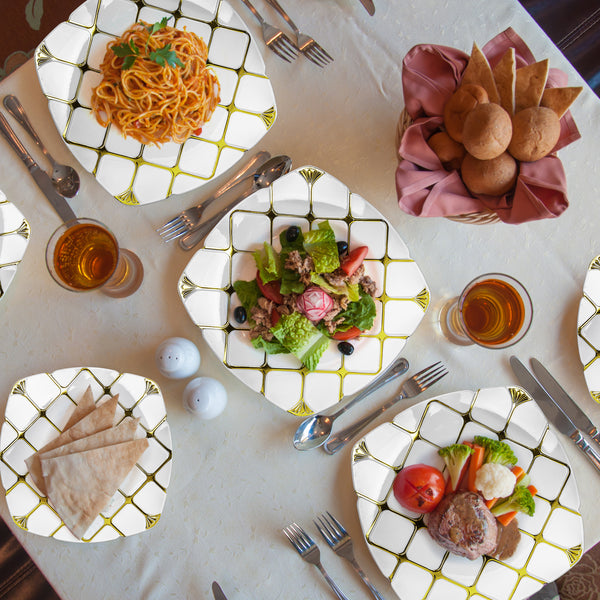Reusable Plastic Dinner Plates with Gold Pattern (25cm)