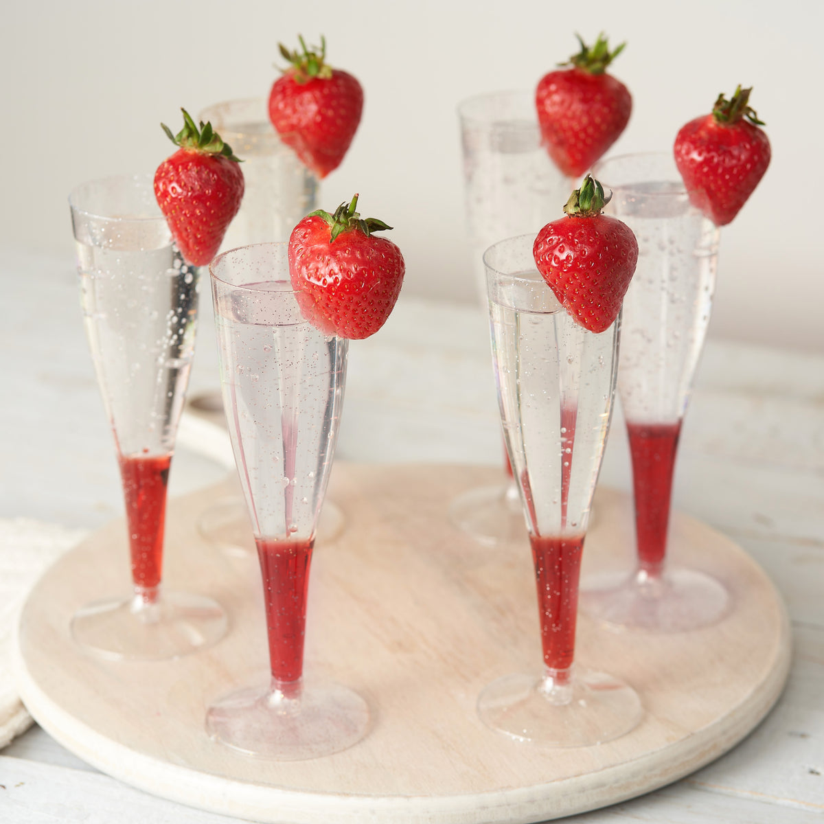 Silver Glitter Plastic Champagne Flutes (133ml)