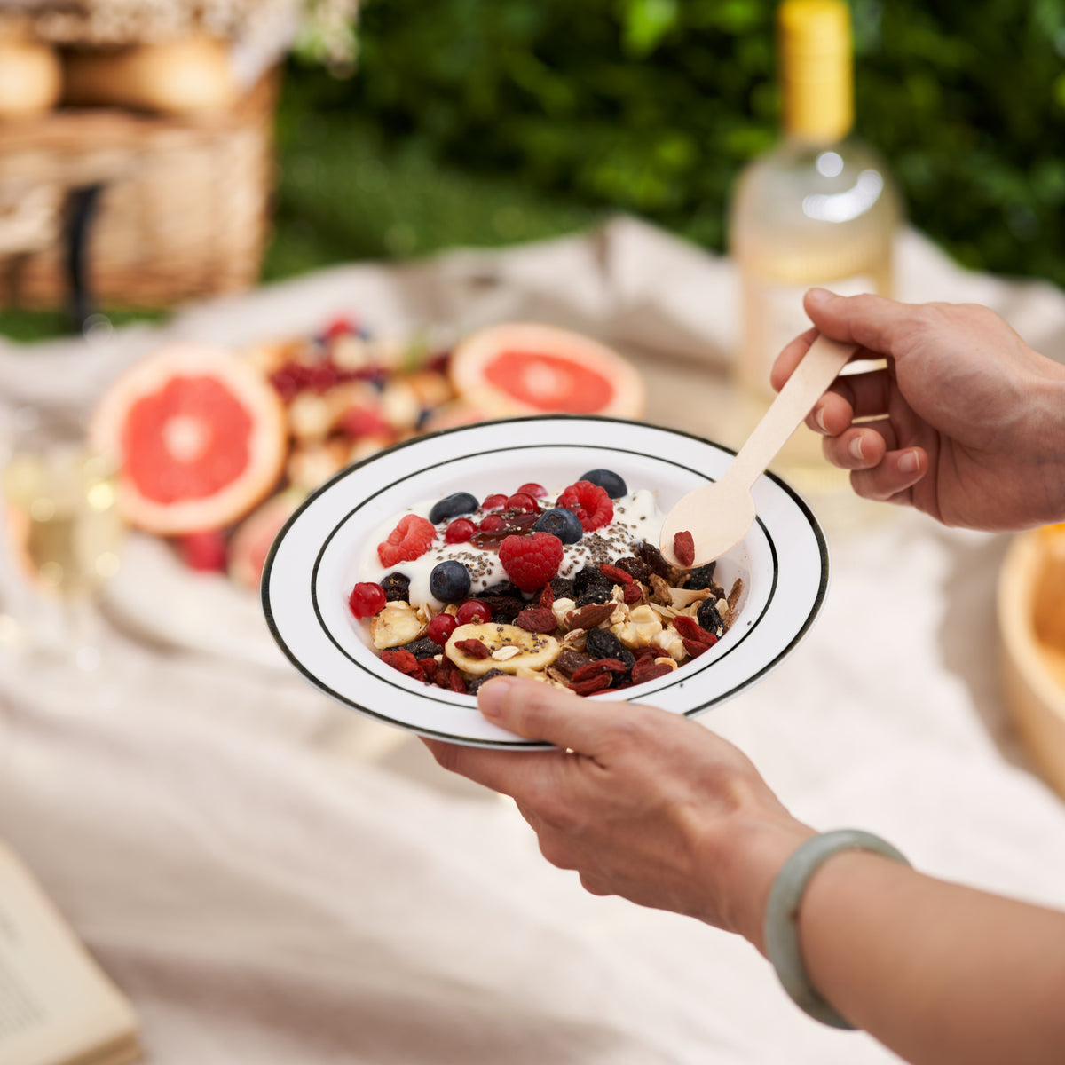 White Plastic Bowls with Black Rim (360ml)